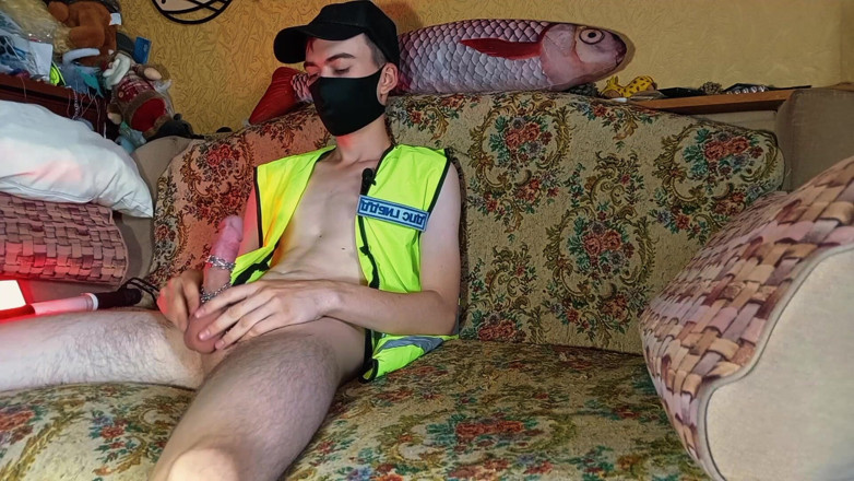 Fish Cam: Young Twink Jerks off His Big Cock