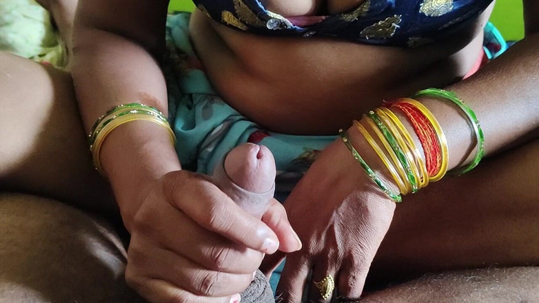 FULLMJEDETI: Bhabhi zatřásla mým penisem