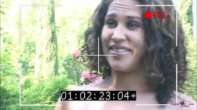 Naughty Black Girls: Спокойная и романтическая связь на улице между восхитительной бледной девушкой и ее самоотверженным парамуром с большим черным членом