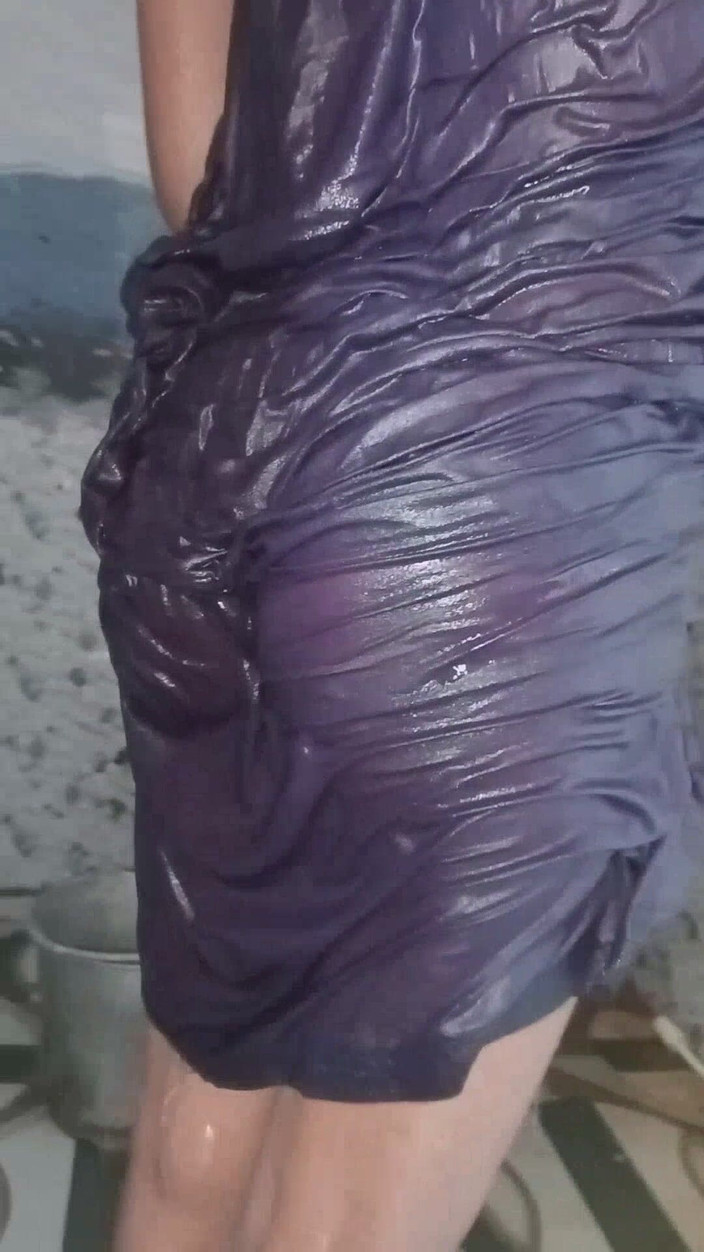 Ankurpriya000: Новое видео купания Priya в Petticoat - горячее купание