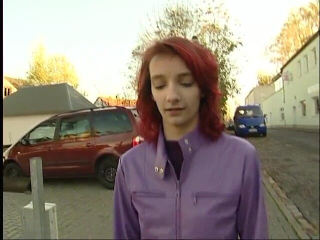 Dirty Teeny: Rudowłosa nastolatka z małymi cyckami daje niesamowite lodzik na castingu