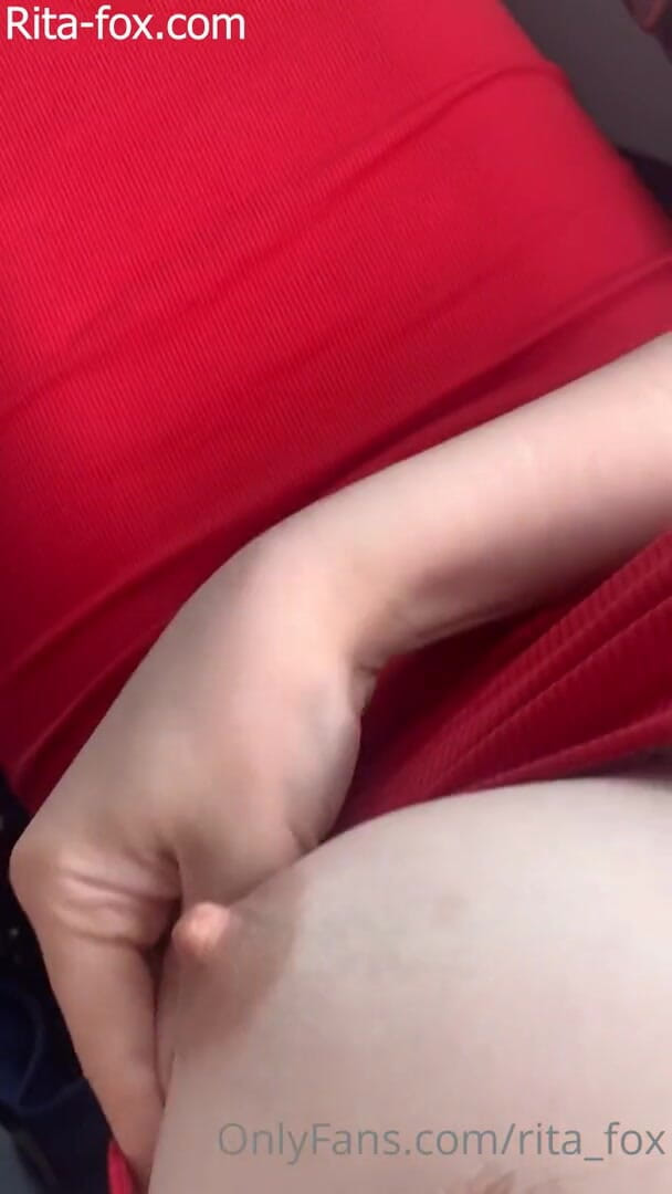 SugarNadya: 在我旁边的乘客的时候玩弄我的阴户