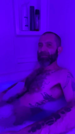 Il dom daddy verbale spiega cosa è un dom per lui