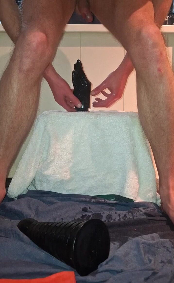 NoFace Twink X: Permainan dubur gay solo - orgasme dildo dan kencing besar