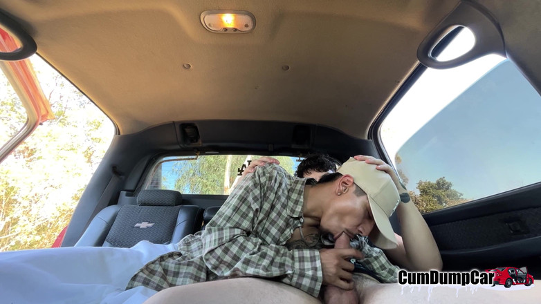 CumDumpCar: Stor Spermashot! Suger Av Min Dl Homie Bil Kul Hardcore...