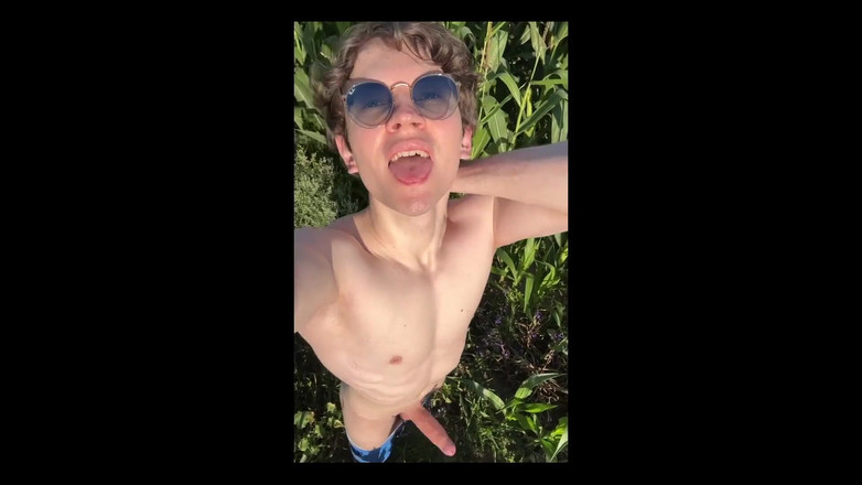 rushlightDante: Campos de maíz y una gran polla alrededor