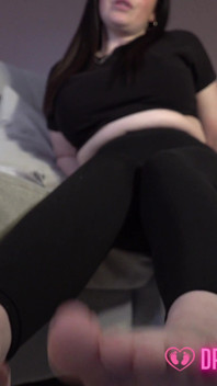 Les pieds dans le visage de Charlie - (filles de rêve en chaussettes)