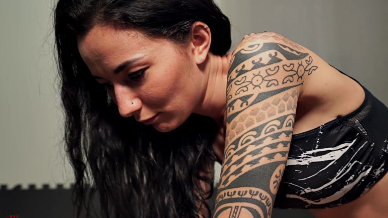 Defeated Sex Fight: Stella vs Zahra - extreem heet agressief worstelgevecht