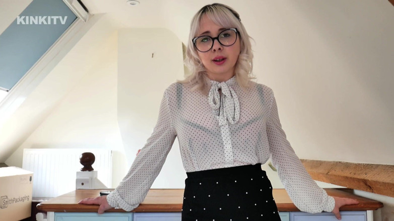 Cherry The Doll: Mișcă-mi pieptul murdar cu instrucțiuni de masturbare