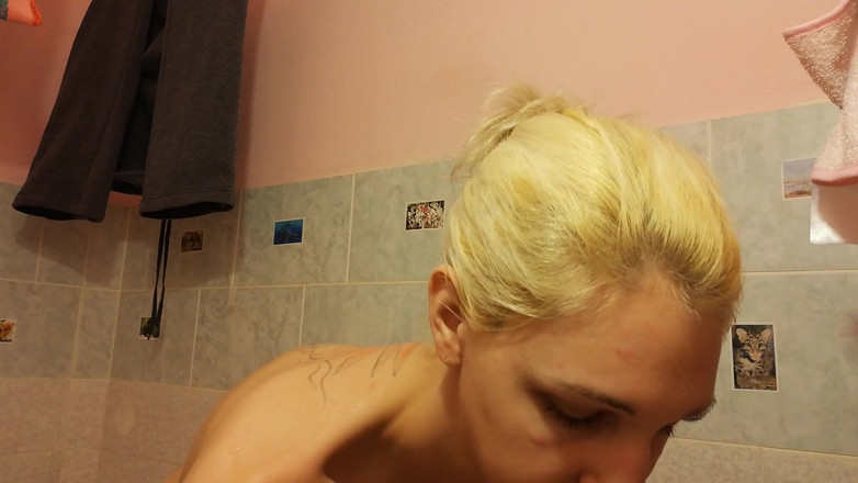 Cuteblonde666: Radendo le mie ascelle pelose