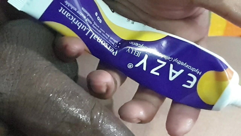 Xujjal: Deshi większość dużych kucharzy masujących z żelem smarowym