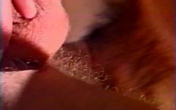 Gay RetroX VHS: Impulso de ritmo masculino humeante # 8