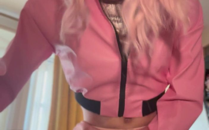 Jessica silk: Jess Silk cưỡi cu giả