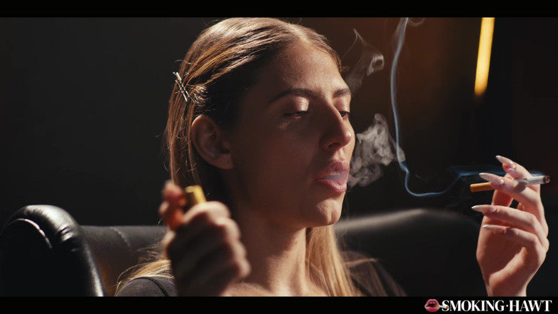 Smoking Hawt: Fanta Sie