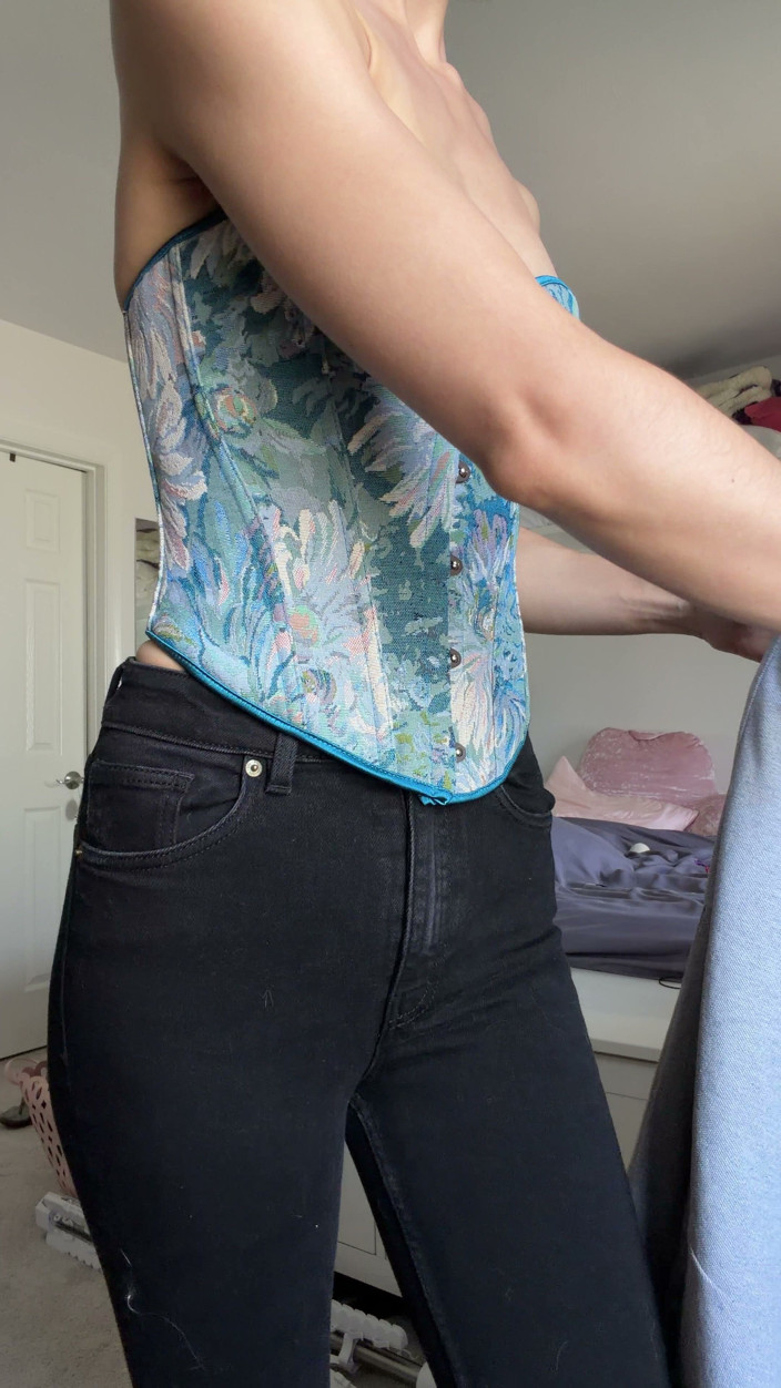 Ms_Emmy_Lynn: Sfwコルセットジーンズ セクシービジネス衣装