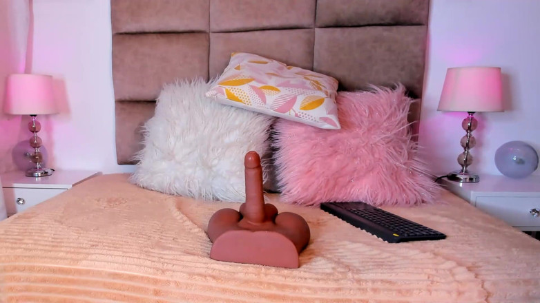 Ashley Curvy: Als ik echt geil ben, wil ik gewoon dat meerdere...