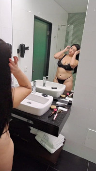 Tinder Wife Fucks Stranger at the Motel and Eats His Cum