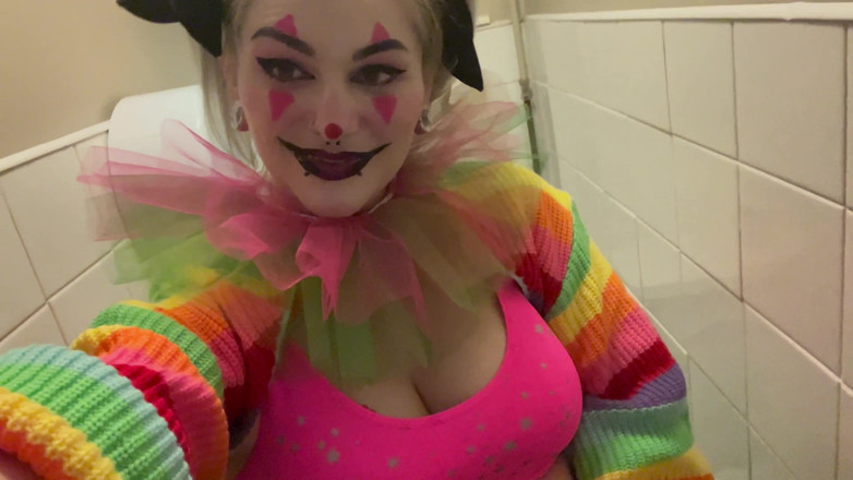 EeveeXo: Trashy Clown Girl Public Toilet Pissing Flashing and Smoking