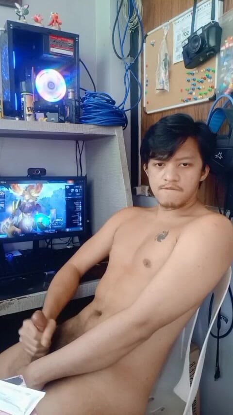 Rent A Gay Productions: Heißer Pinoy-junge Schmeckt Sich Selbst