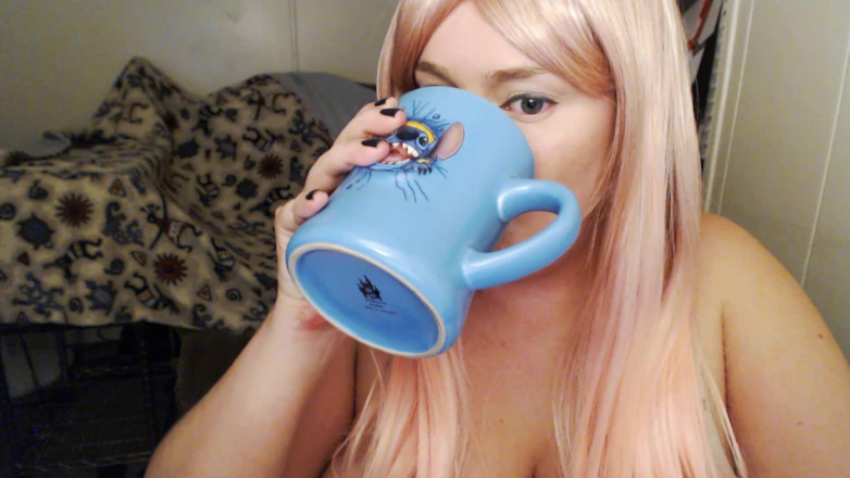 Scarlet Vixen: Herní noc - Mug Chug &amp; Burping! (wmv)