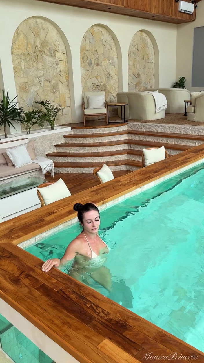 Princess Monica: Villada dinlenme günü, havuzda azdırma, duş