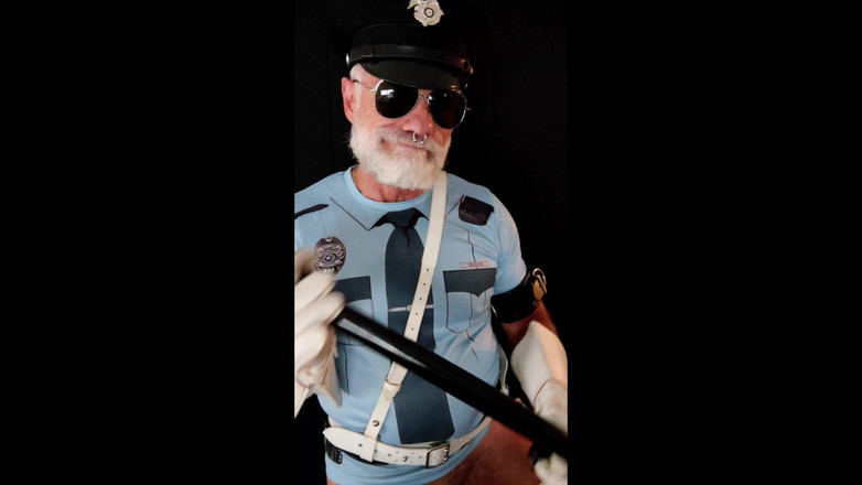 MusclesCigarsFFPig: Policjant karze