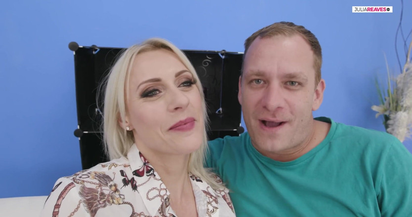 Cuckold Fuckers: Blonďatá děvka šuká před očima své kamarádky