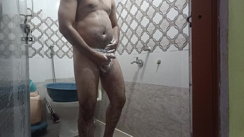 LovedSunsine1990: Было 12:00 часов сегодня вечером, пока тренируется