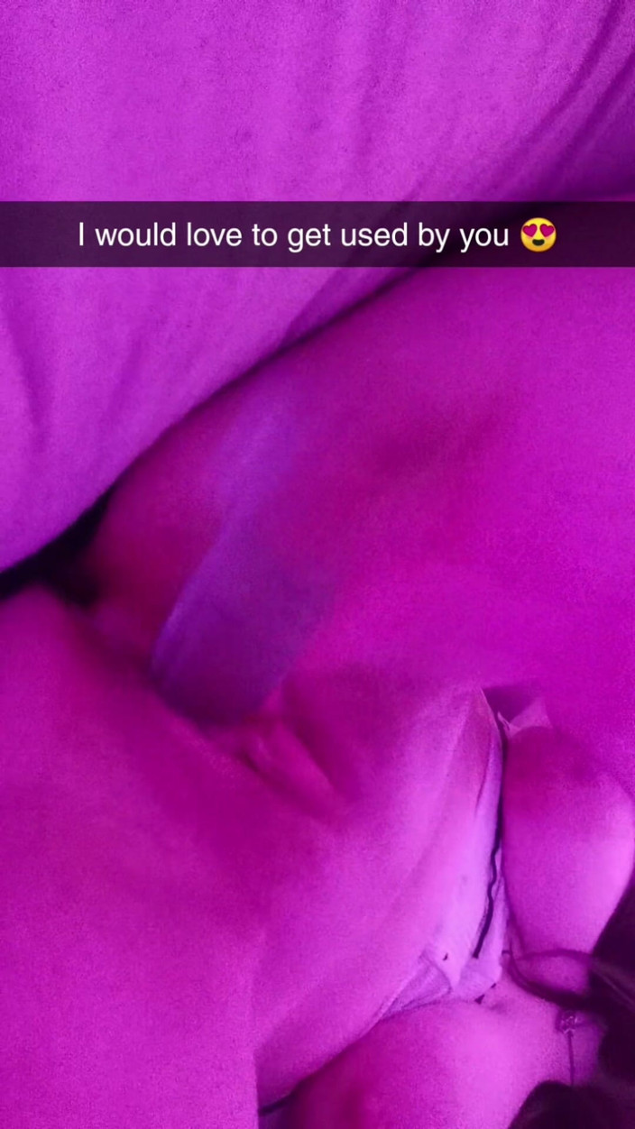 Joyliii: Joyliii fute un vibrator