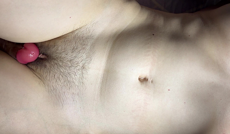 LolaLola: 継母ミルフのアップ、毛深い膣と射精のセックス