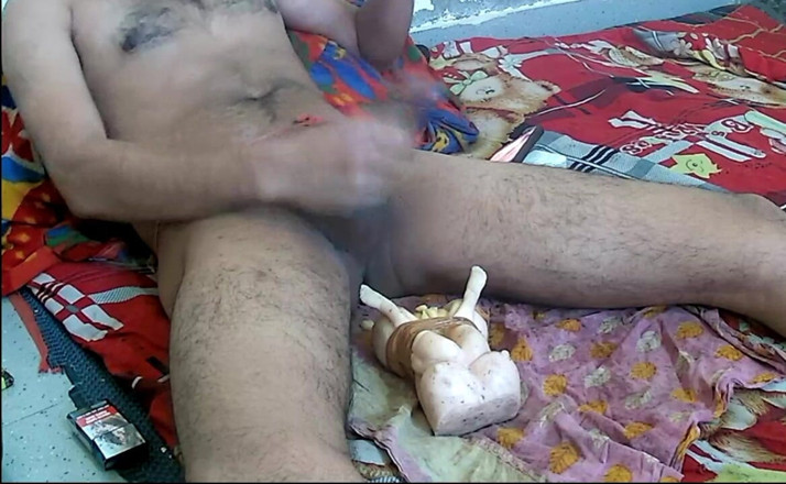 Shiv Shankar Kumar: Cowok ini bikin video sama boneka seksnya