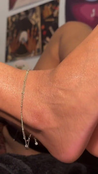Fuck Machine Footjob