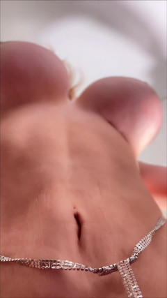 Jayla Cuateco: Shemale s obrovskými prsy objeví úplně nový svět hraček