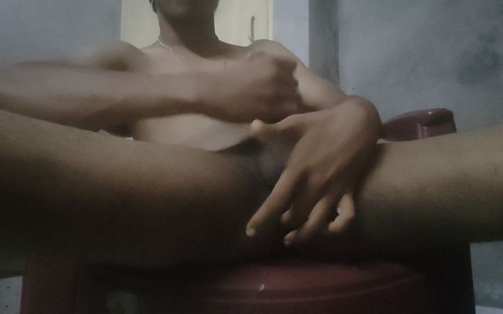 Home X Cum: लॉक रूम हस्तमैथुन पूरा नग्न वीडियो