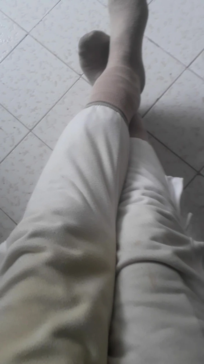 wernerlisaamityville: Pee Pants