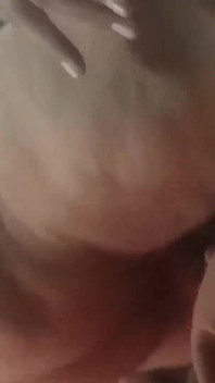 Tão quente linda foda anal na meia-irmã da cama em casa