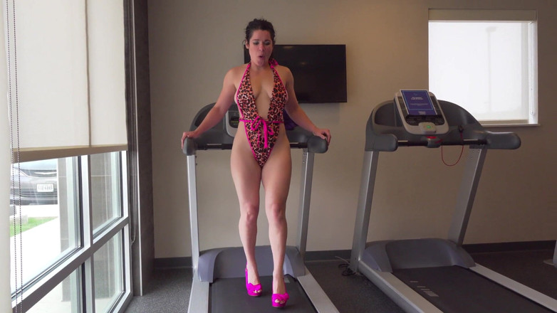 Sammi Starfish: Bikini gym girl