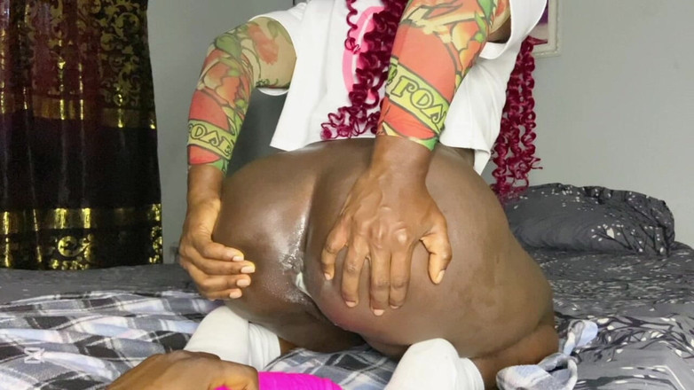 Nastyherrishome: Ebony Spolubydlící Chtěla Intenzivní anální Fisting, Zatímco to Roztáčí, Dokud...