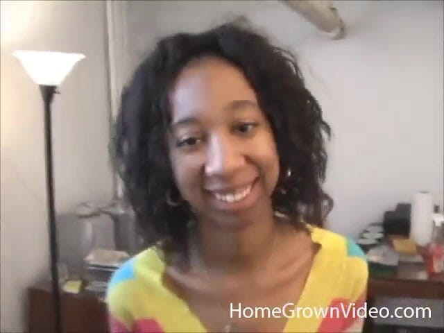 Homegrown Ebony: メルヴィナはディックに大きな頭を与えます