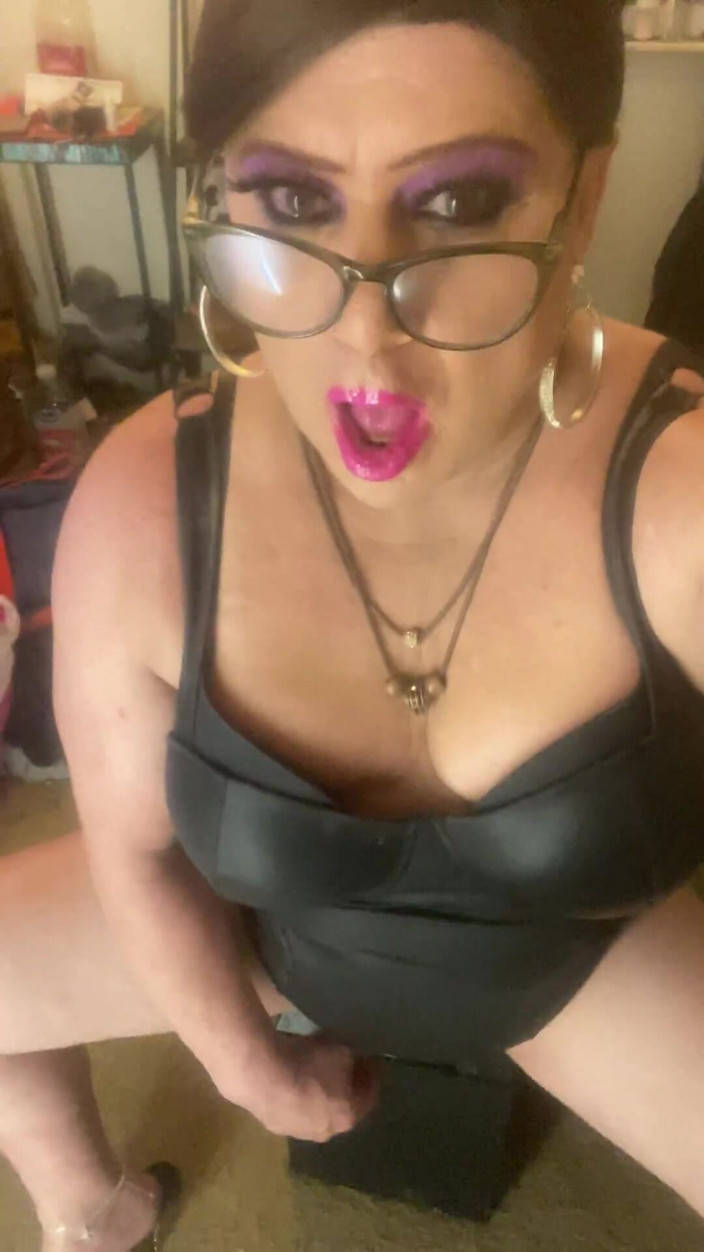 Krissy Sweets: La trav krissy sweets nei suoi tacchi alti sexy