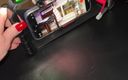 Avril Showers: Nieuwe filminstallatie. een Iphone 15 Pro Max met een licht en...