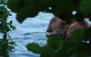 Anna Devot and Friends: Annadevot - secretamente desnuda en el lago
