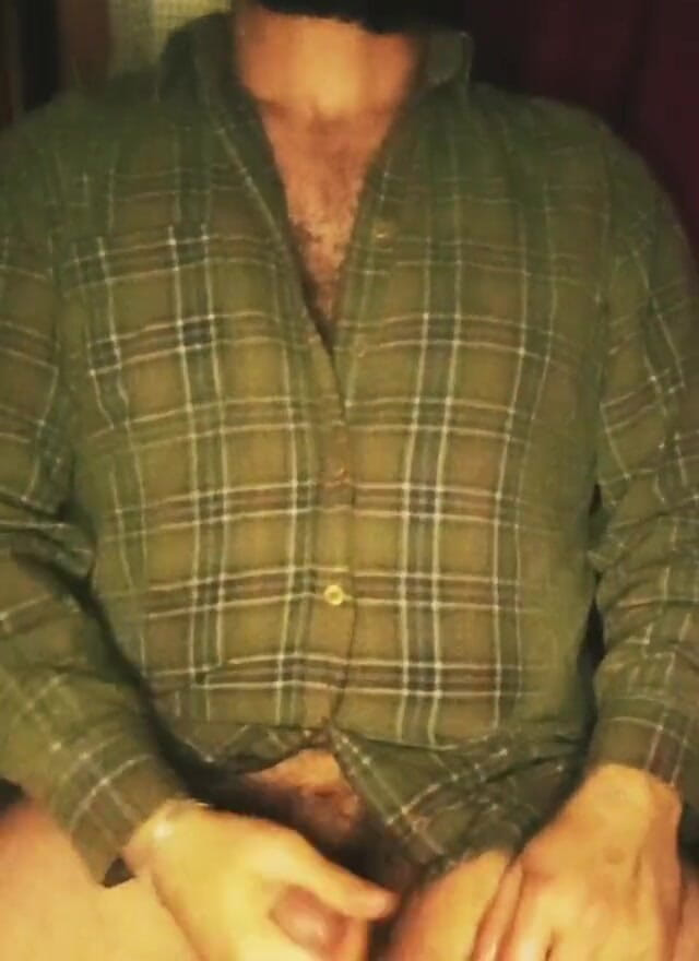 beardvibe92: Homem barbudo, momento intenso