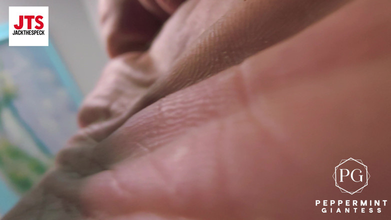 Peppermint Giantess: Service Sizes POV Tiny Men Worship Giantess Feet