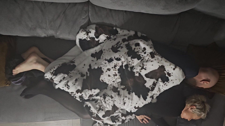 Sofy13: Je Voulais Faire La Sieste Lui Voulais Me Baiser Ma...