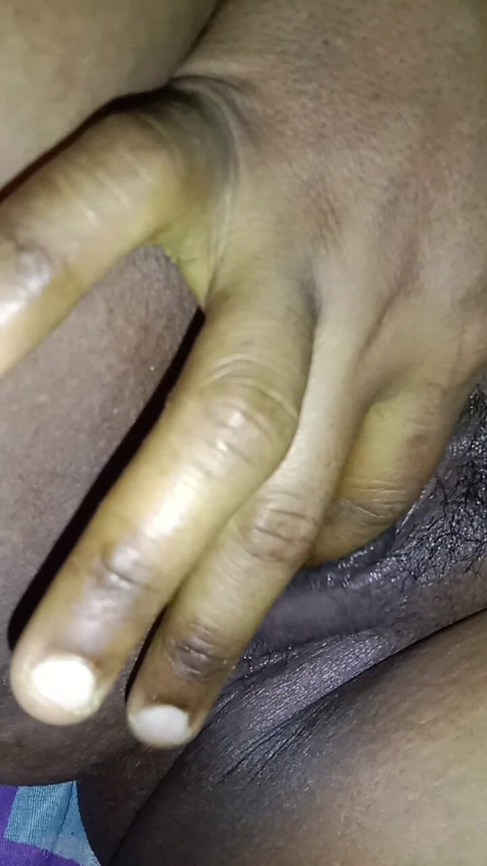 Tamil Anti Uma: Indická Národní Dívka, Moje Macecha Si Prstí Kundičku a Masturbuje