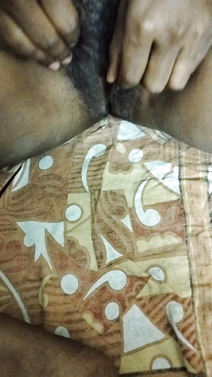 Rubi rani: Девушка мастурбирует