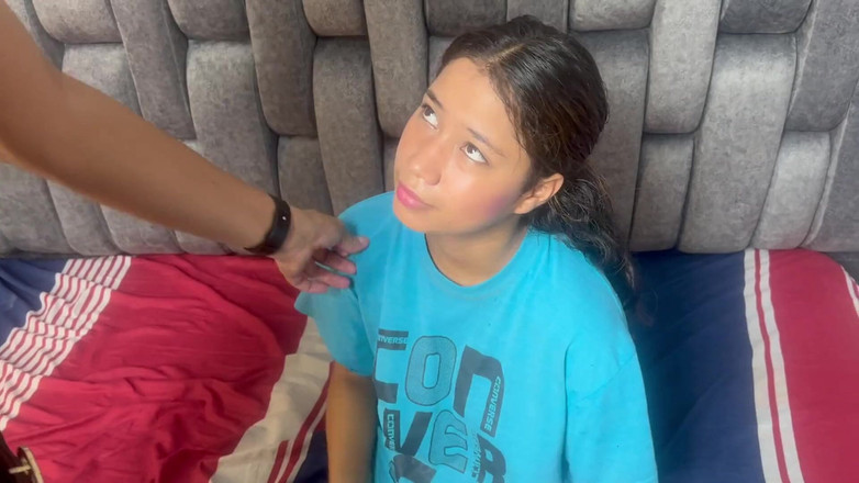 Aida cortez: Znajduję moją małą przyrodnią siostrę z ubraniami, zdejmuję je i...