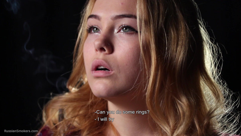 Russian Smokers: Sexy Russian Beauty Smoking Cigarette Outdoor Vibes