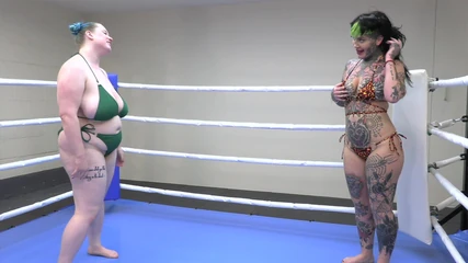 Red sign wrestling: Alice V Pixie